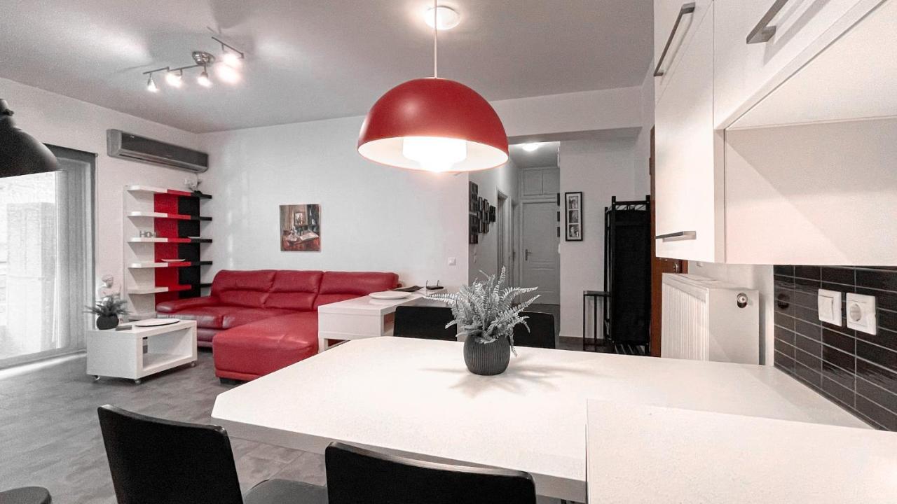 Comfy 2 Bedroom Apartment With Balcony In Athens Exterior photo